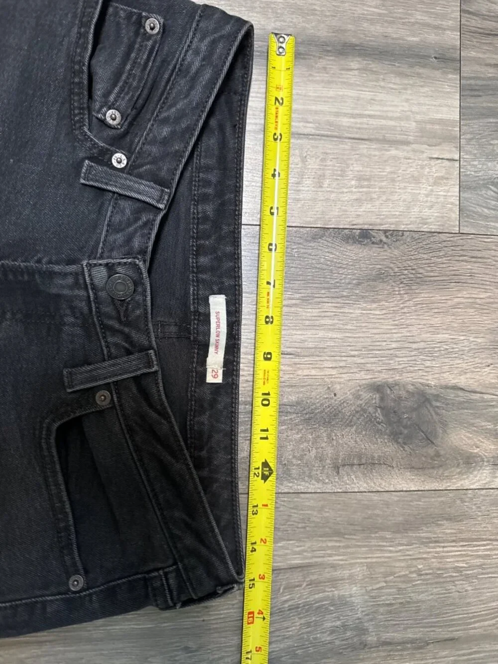 Levis Womens Size 8 Black Superlow Skinny Jeans W29 L30
